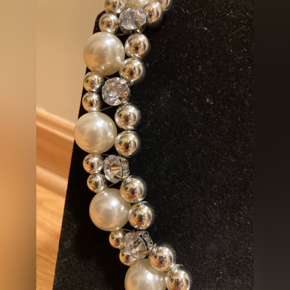 Faux Pearl And Rhinestone Necklace - Picture 2 of 5